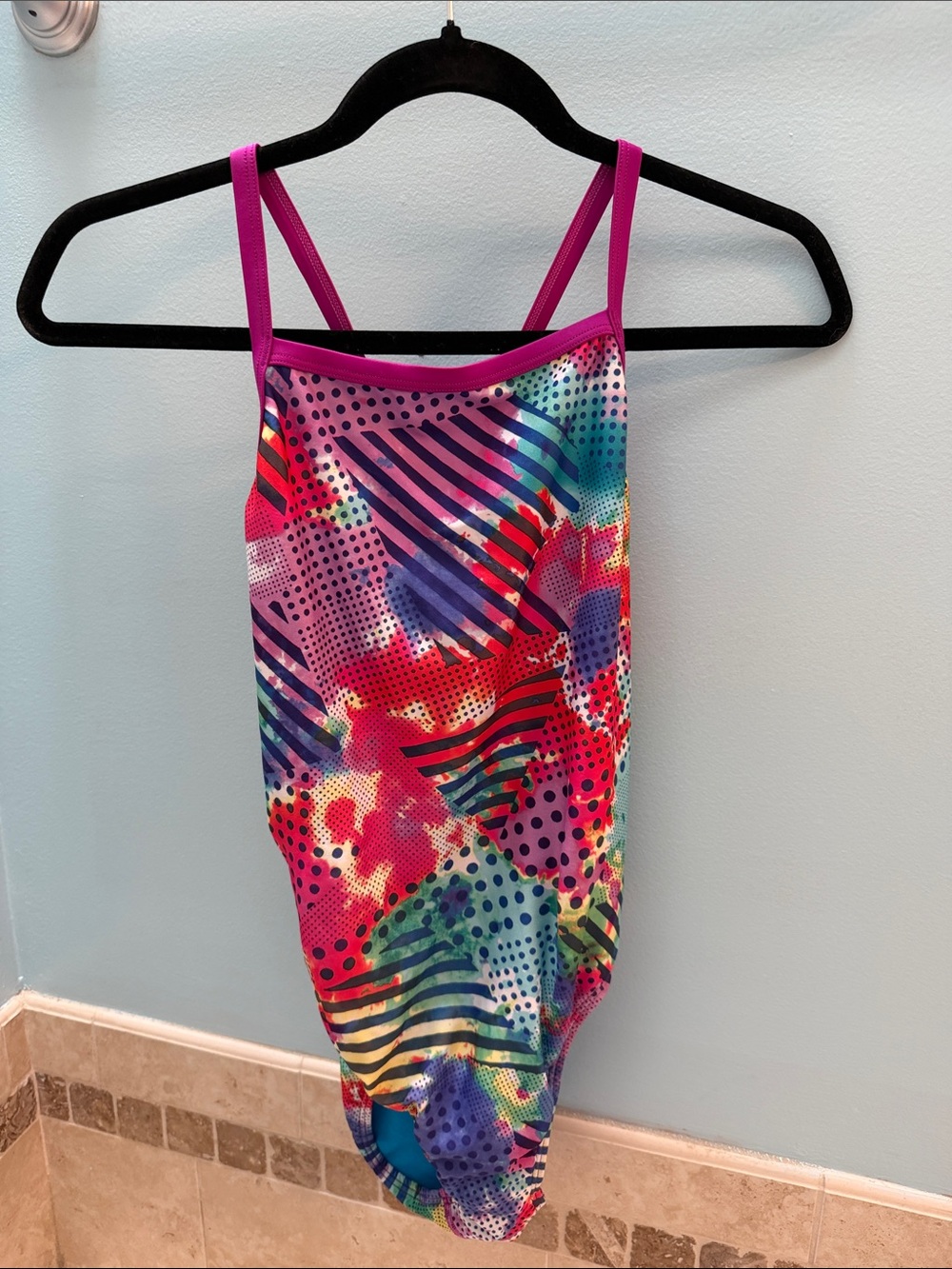 Speedo size 34 Colorful Geometric & Abstract Print one piece - Pink Trim